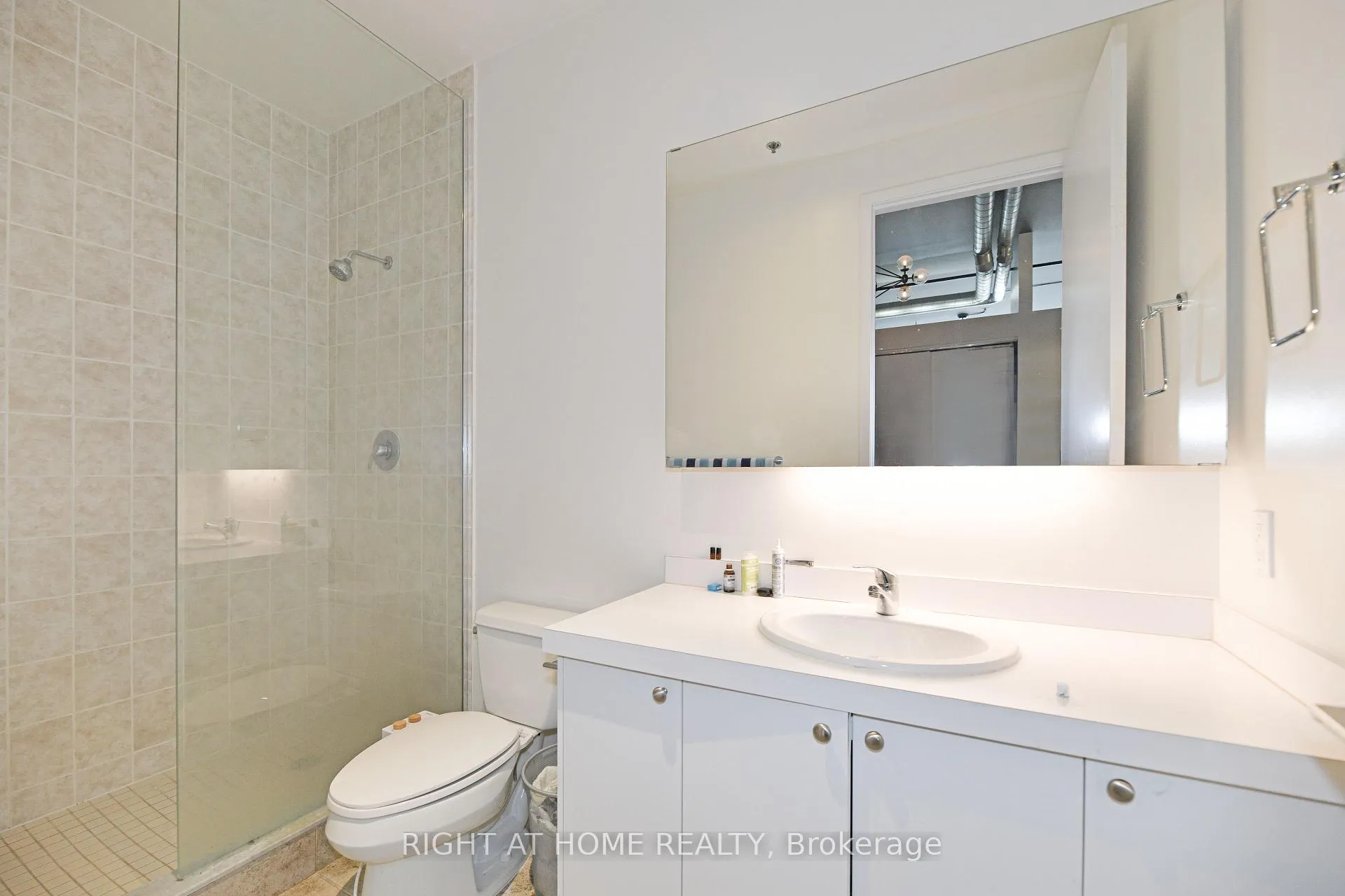 Photo 14 of Unit 708, 43 Hanna Avenue, Toronto, Niagara — HOMEH