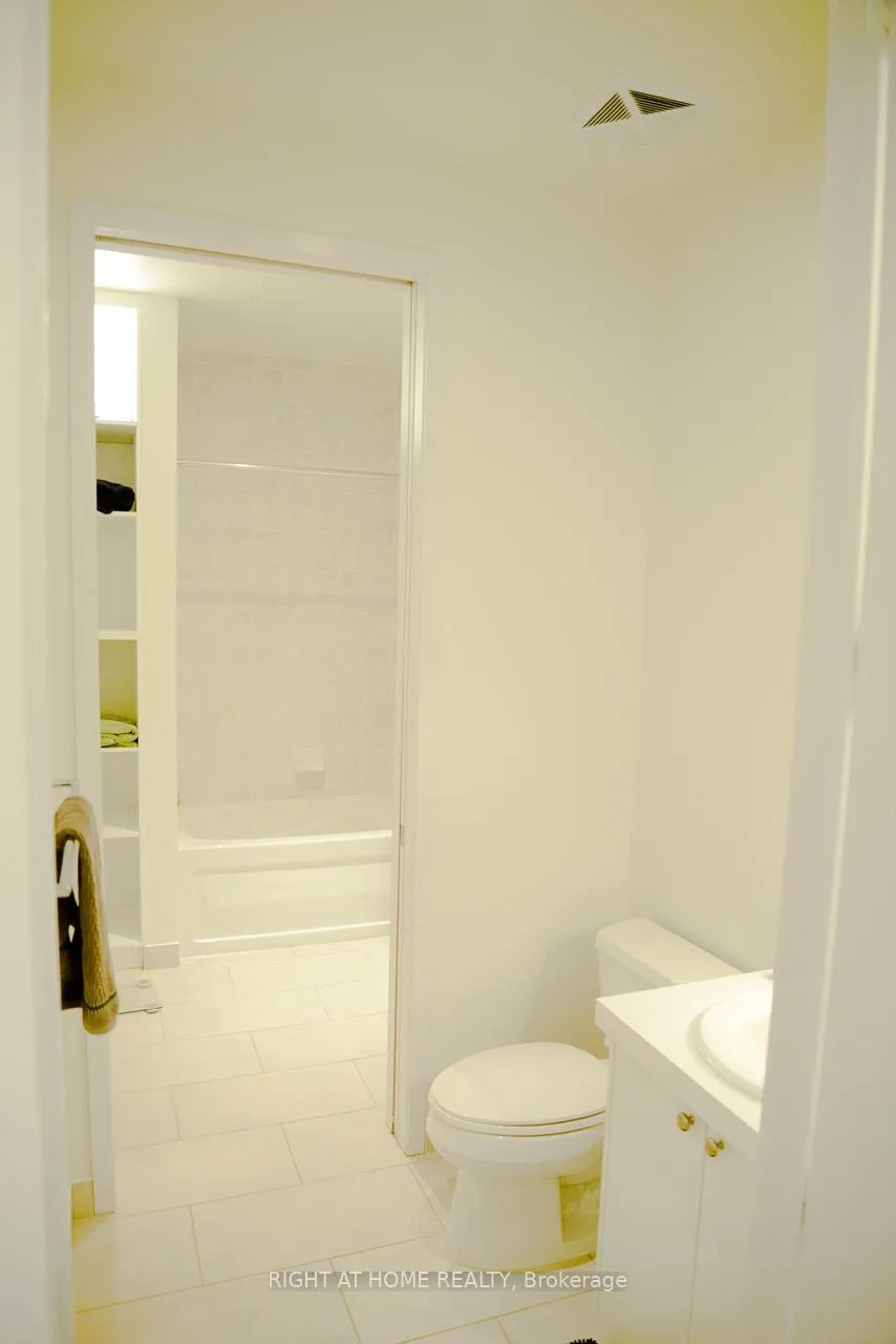 Photo 15 of Unit 708, 43 Hanna Avenue, Toronto, Niagara — HOMEH