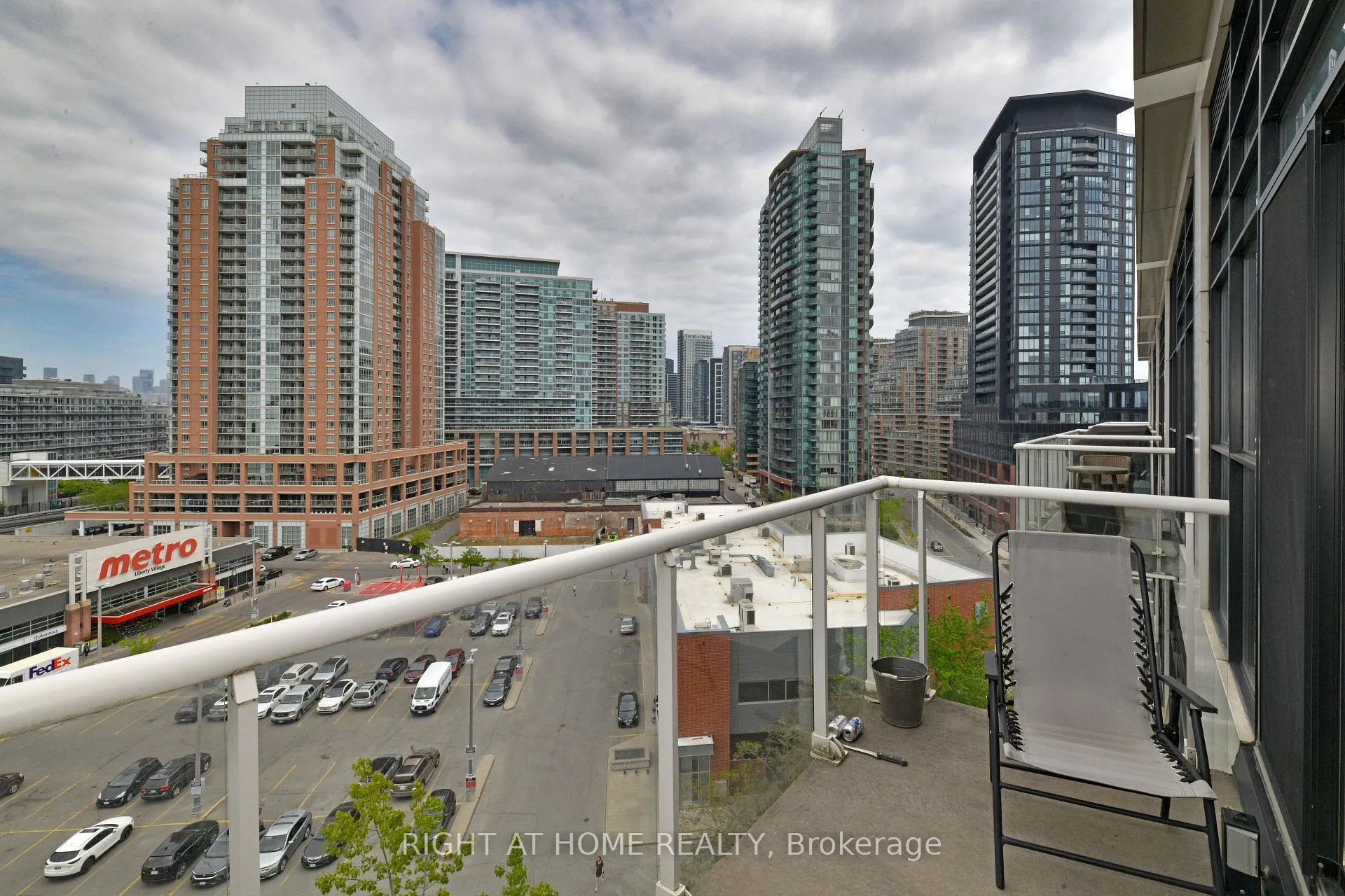 Photo 19 of Unit 708, 43 Hanna Avenue, Toronto, Niagara — HOMEH