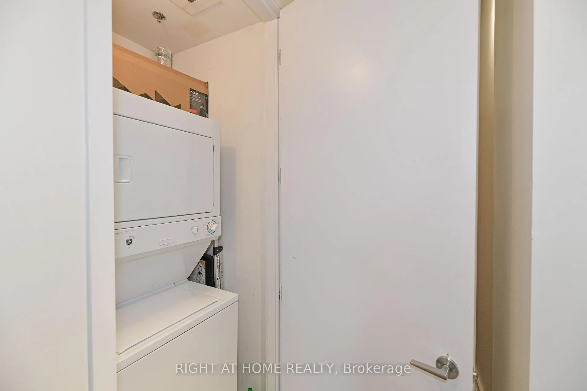 Photo 21 of Unit 708, 43 Hanna Avenue, Toronto, Niagara — HOMEH