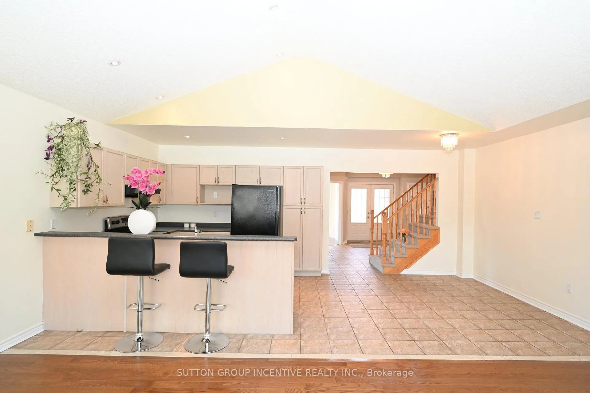 Photo 13 of 58 Bloxham Place, Barrie, Bayshore — HOMEH