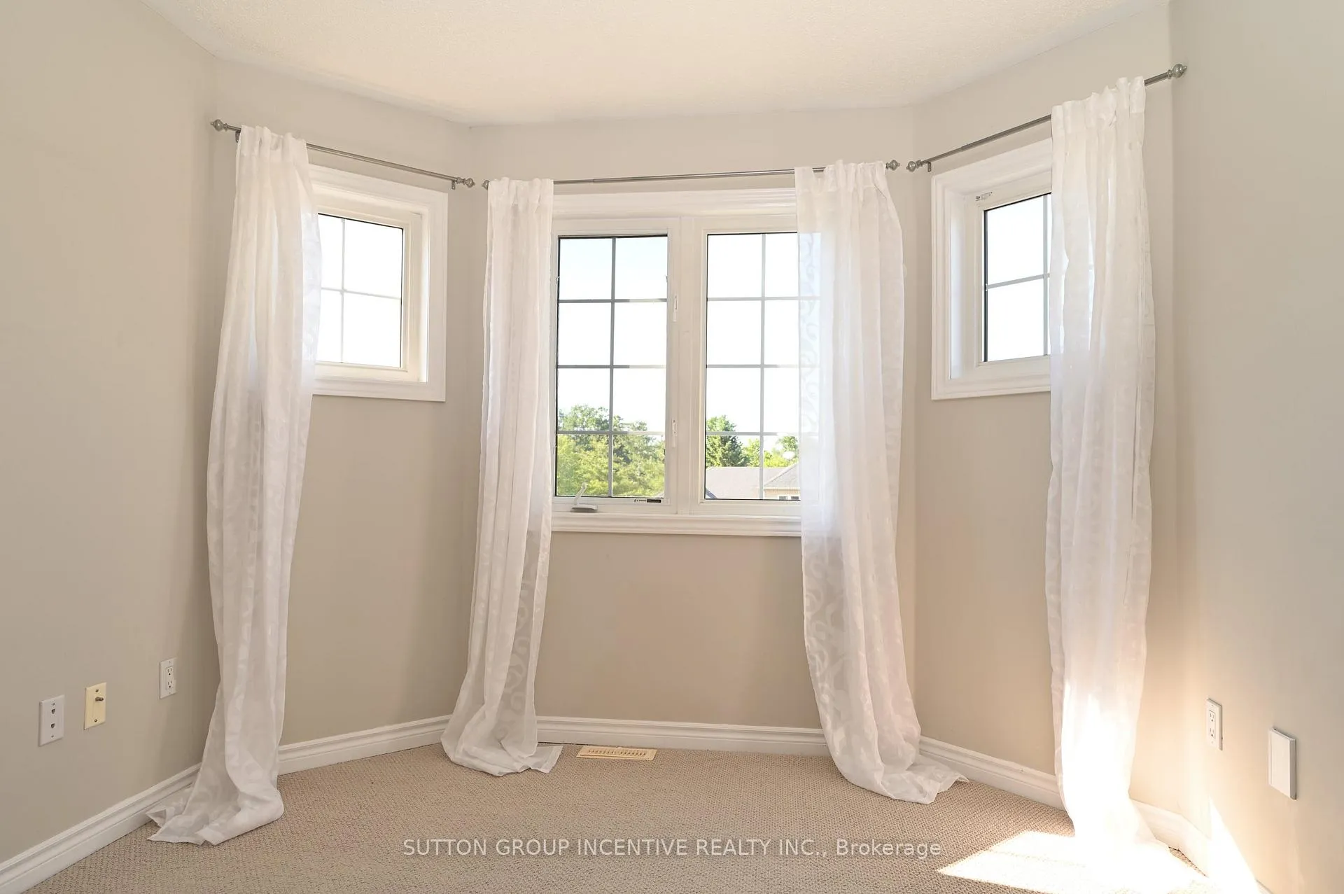 Photo 31 of 58 Bloxham Place, Barrie, Bayshore — HOMEH