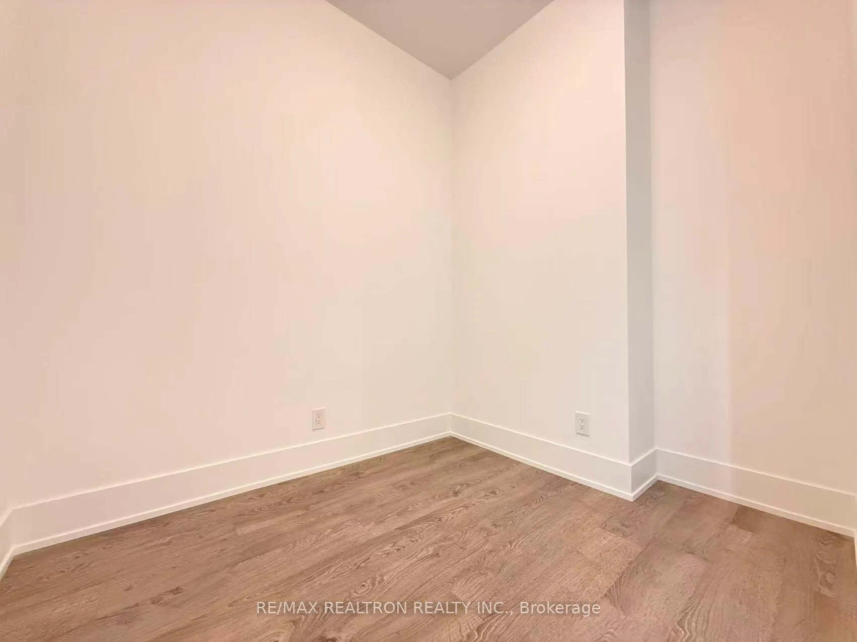 Photo 9 of Unit 407, 115 Denison Avenue, Toronto, Kensington-Chinatown — HOMEH
