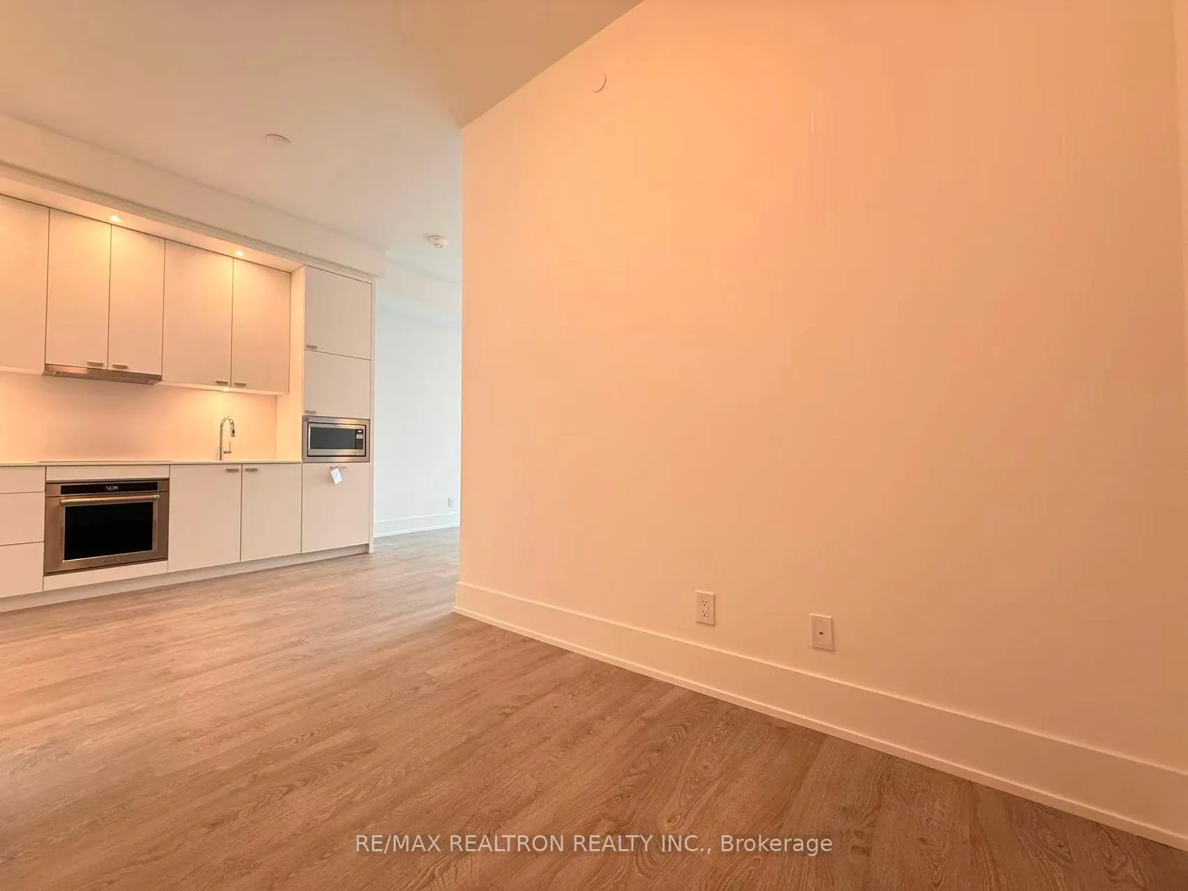 Photo 10 of Unit 407, 115 Denison Avenue, Toronto, Kensington-Chinatown — HOMEH