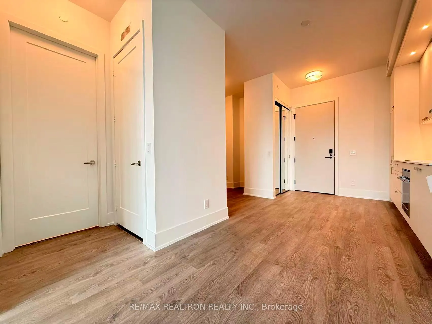 Photo 14 of Unit 407, 115 Denison Avenue, Toronto, Kensington-Chinatown — HOMEH