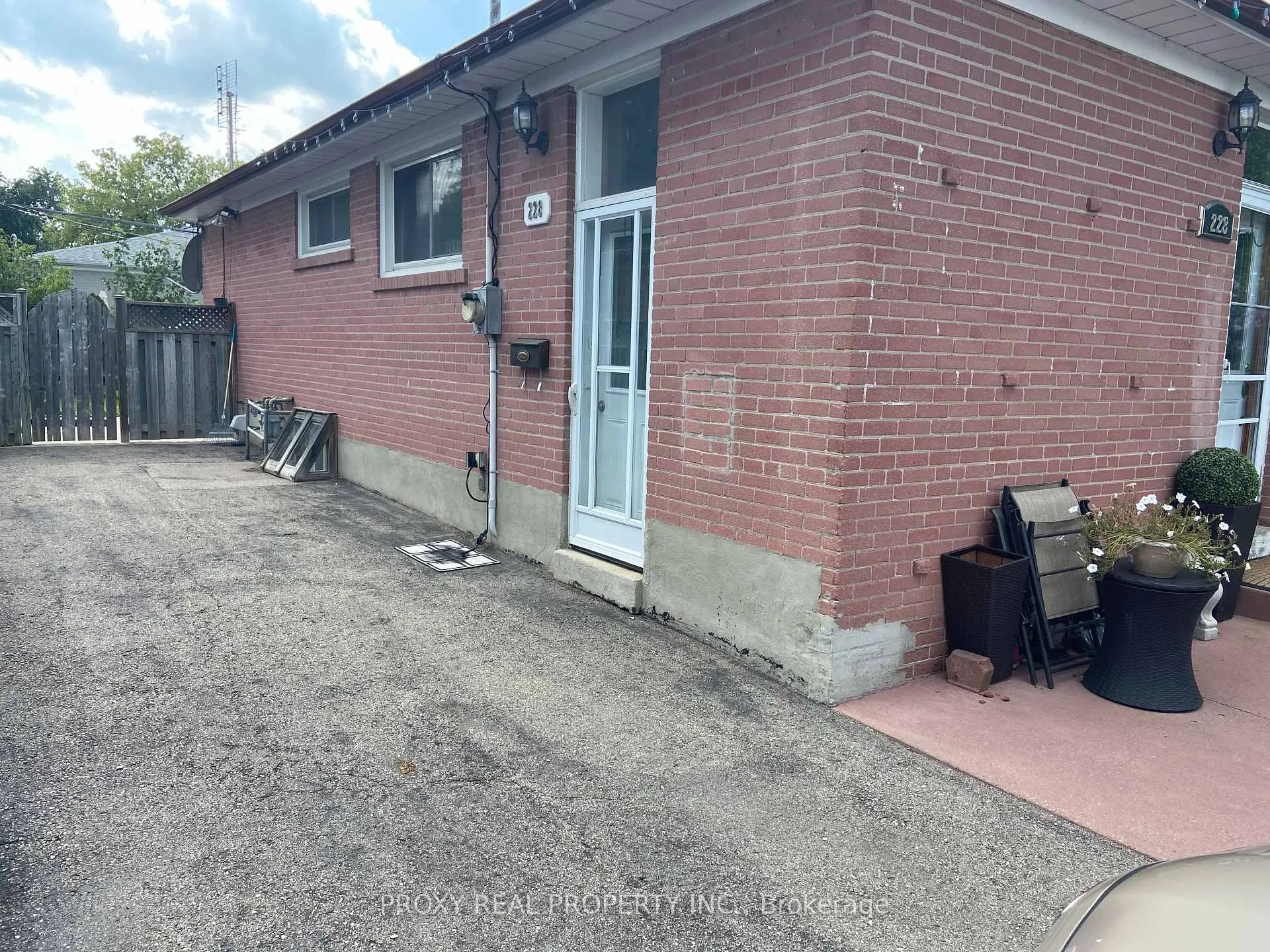 Photo 1 of 228 Anzac ( Lower Level) Road, Richmond Hill, Crosby — HOMEH