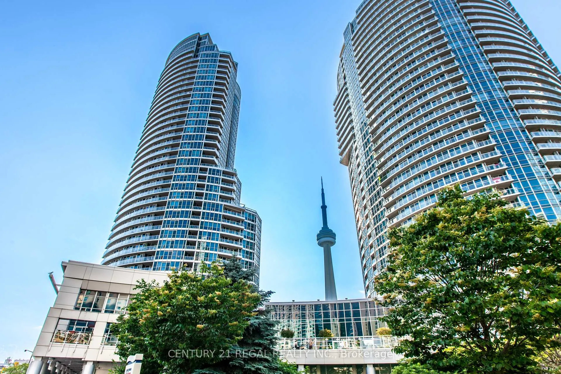Front of Unit 1714, 208 Queens Quay W