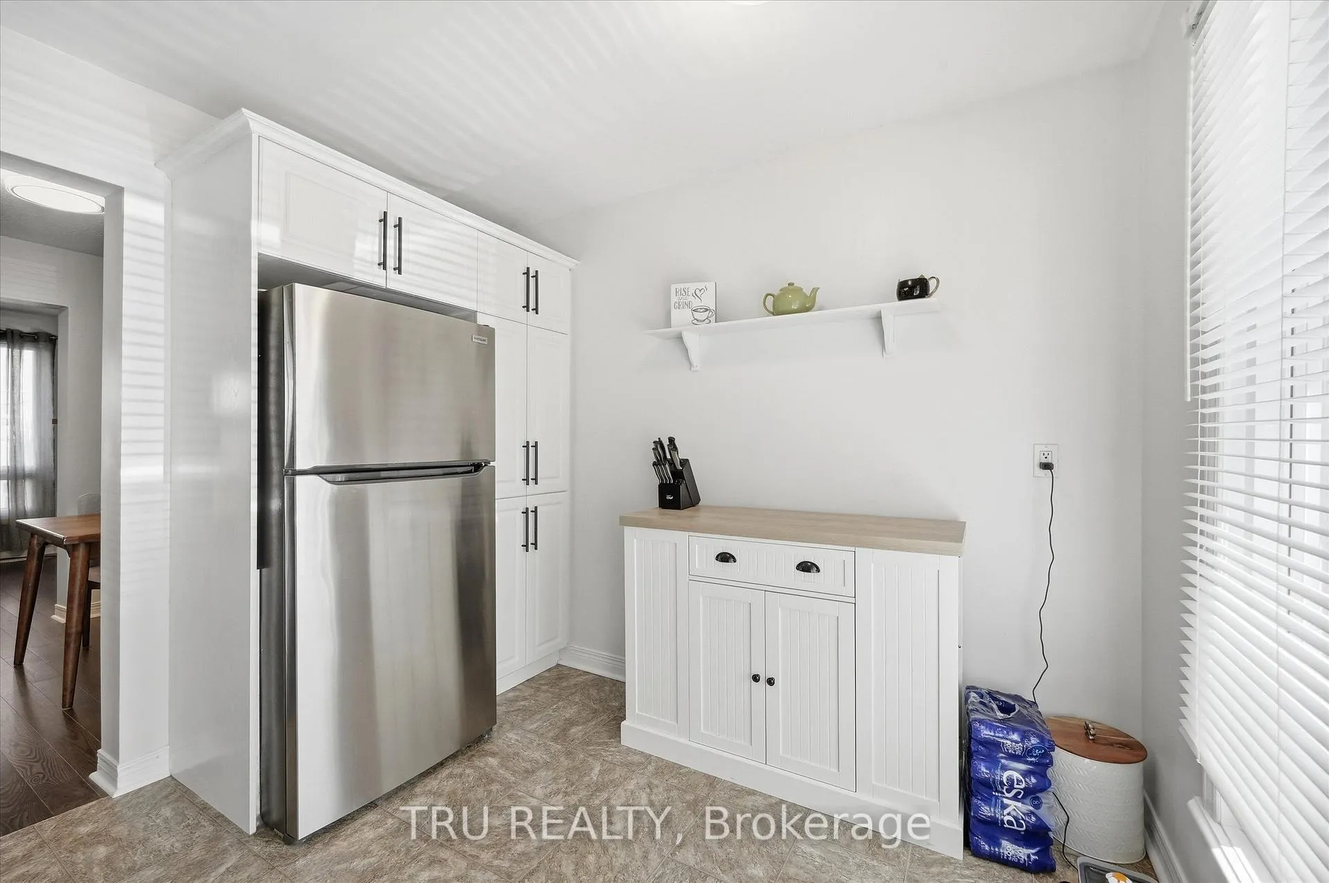 Photo 4 of Unit 13, 3301 Mccarthy Road, Ottawa, Hunt Club/Western Community — HOMEH