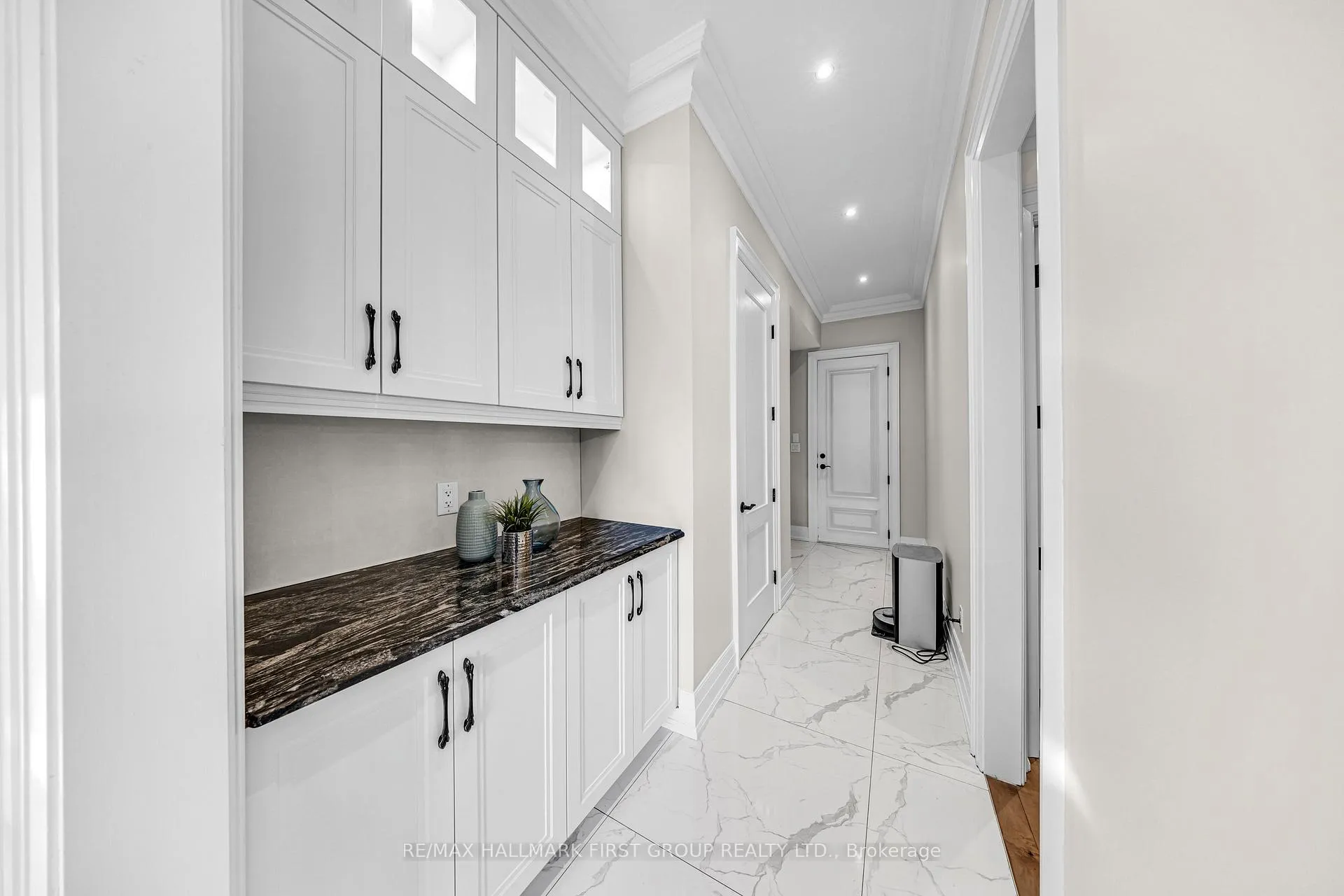 Photo 23 of 752 Hillview Crescent, Pickering, West Shore — HOMEH