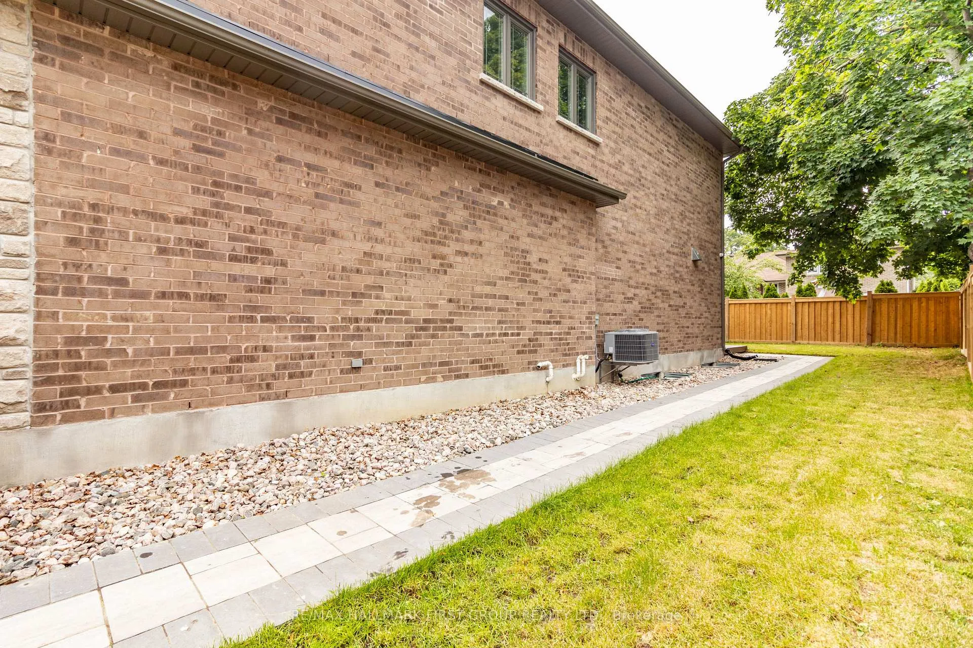 Photo 50 of 752 Hillview Crescent, Pickering, West Shore — HOMEH