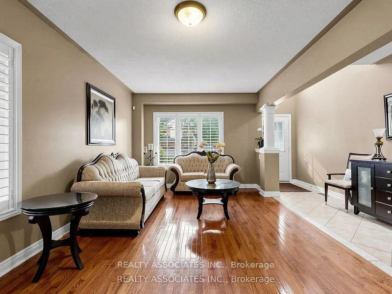Photo 3 of 44 Shining Willow Crescent, Brampton, Bram East — HOMEH
