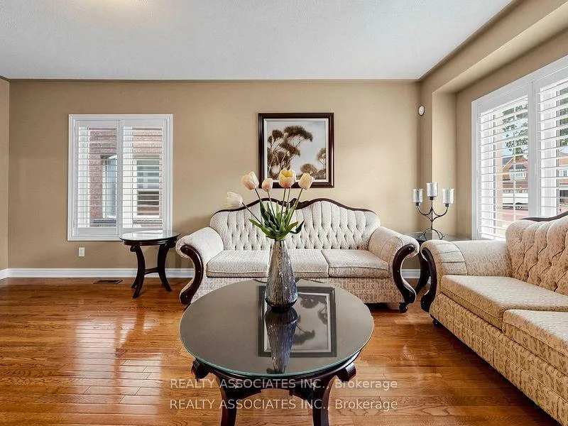 Photo 5 of 44 Shining Willow Crescent, Brampton, Bram East — HOMEH