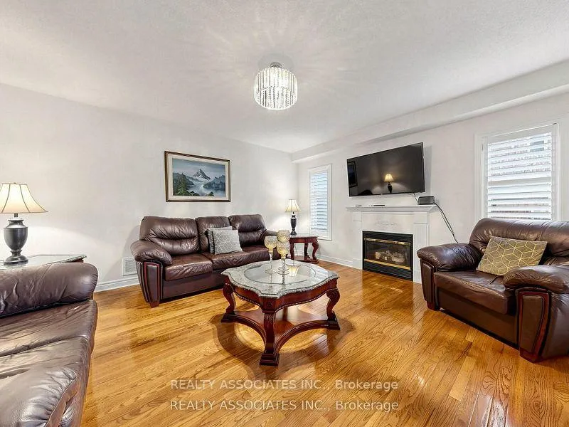 Photo 6 of 44 Shining Willow Crescent, Brampton, Bram East — HOMEH