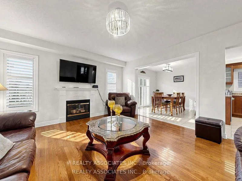 Photo 9 of 44 Shining Willow Crescent, Brampton, Bram East — HOMEH