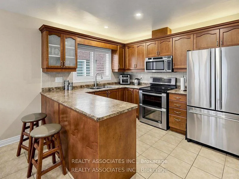 Photo 10 of 44 Shining Willow Crescent, Brampton, Bram East — HOMEH