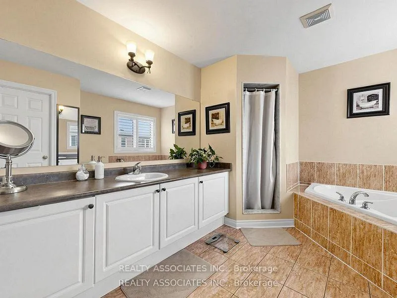 Photo 26 of 44 Shining Willow Crescent, Brampton, Bram East — HOMEH