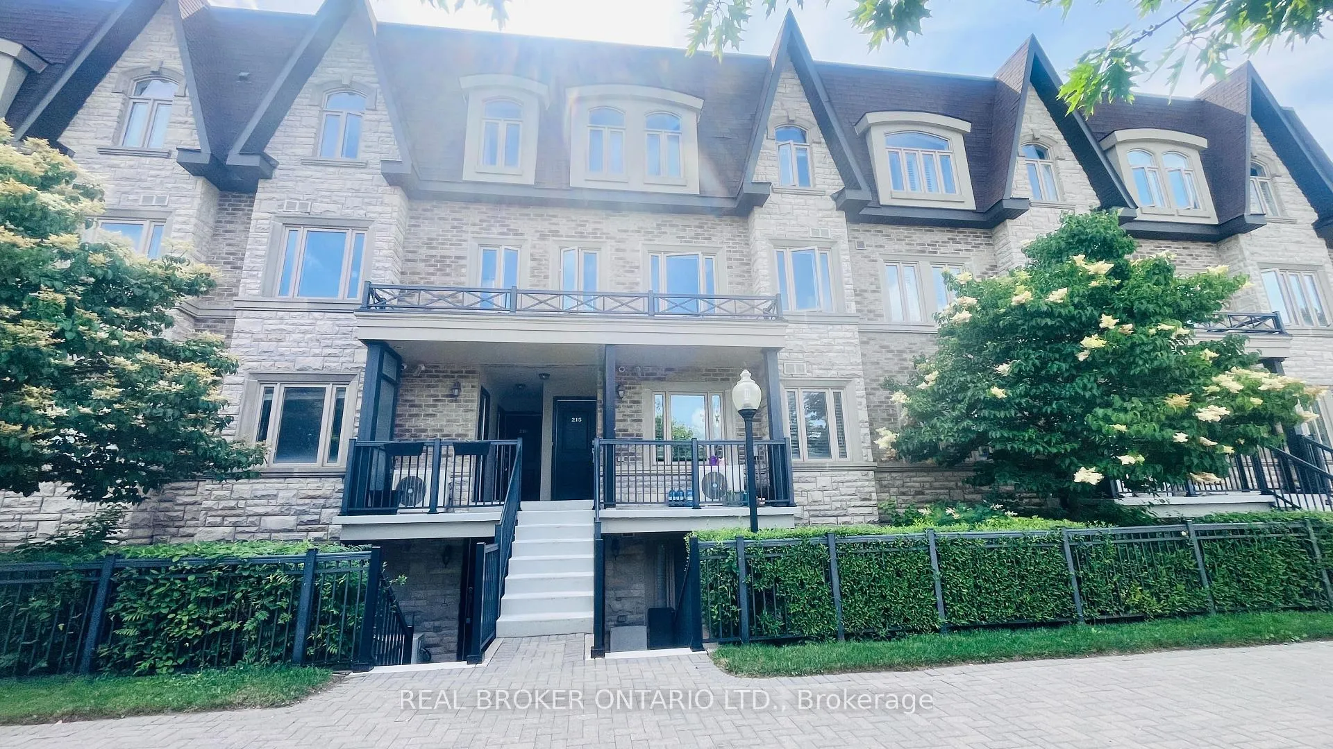 Photo 1 of Unit 214, 320 John Street, Markham, Aileen-Willowbrook — HOMEH