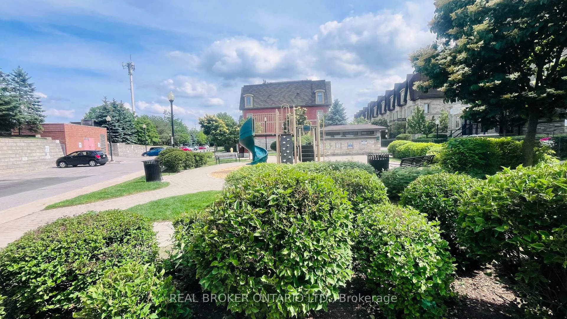 Photo 5 of Unit 214, 320 John Street, Markham, Aileen-Willowbrook — HOMEH