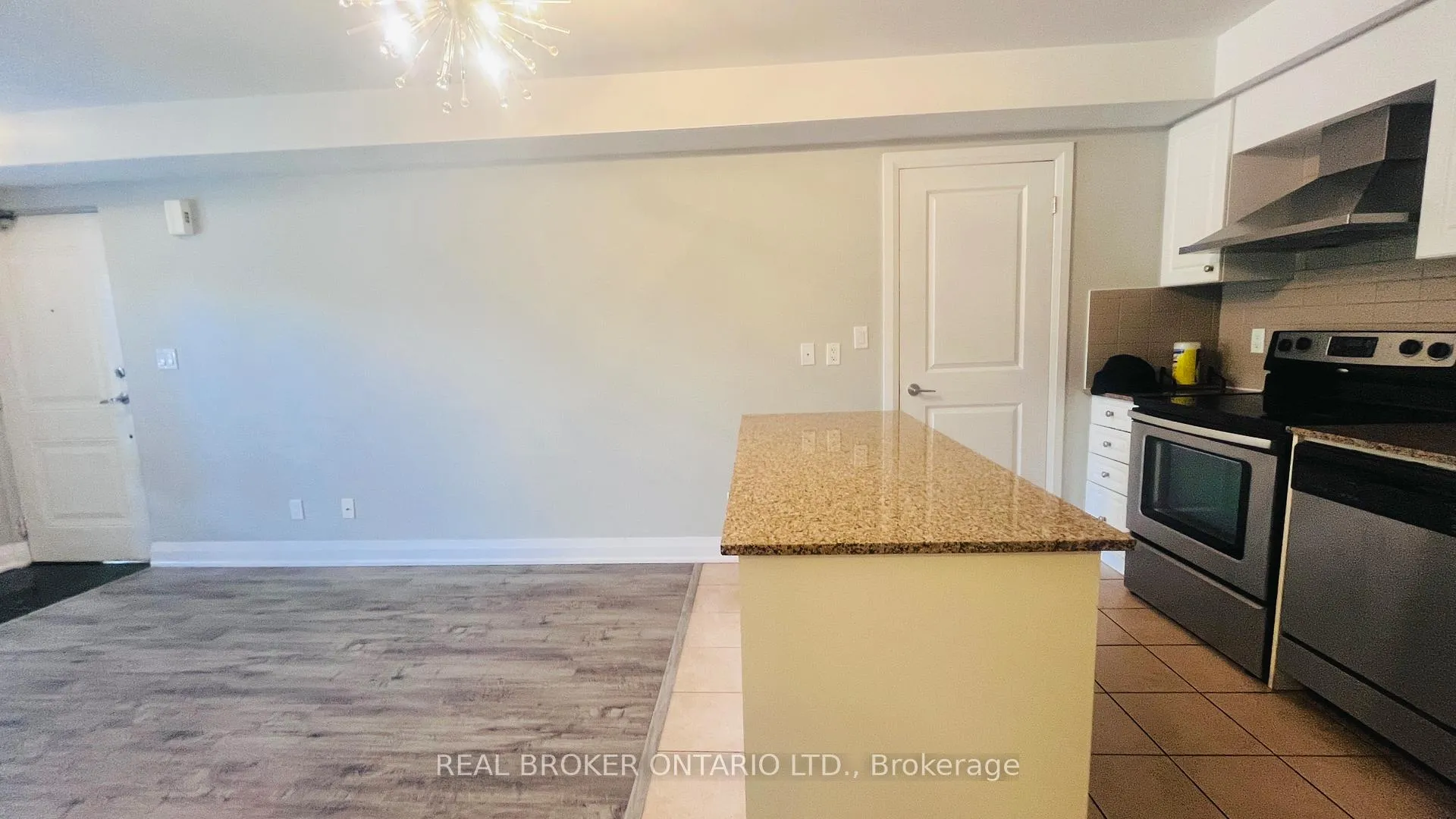 Photo 11 of Unit 214, 320 John Street, Markham, Aileen-Willowbrook — HOMEH
