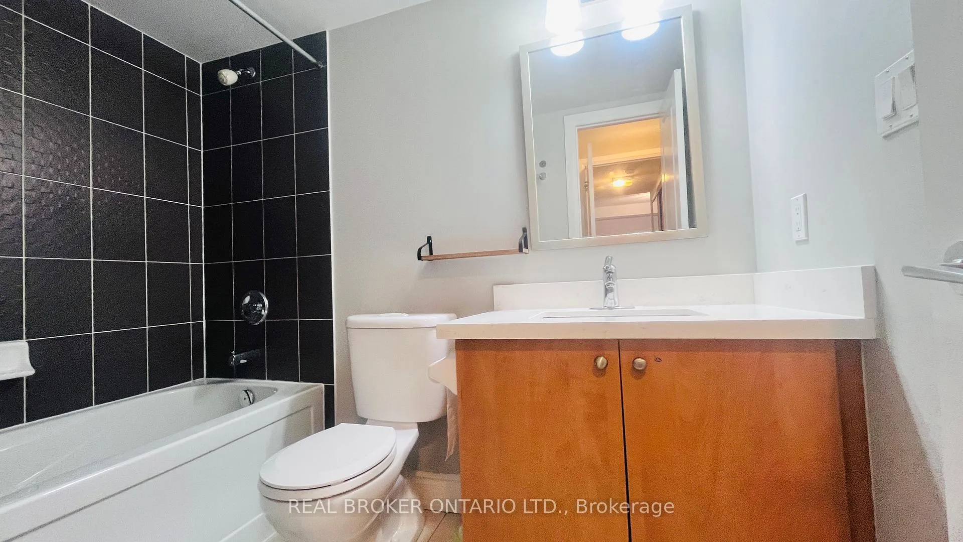 Photo 14 of Unit 214, 320 John Street, Markham, Aileen-Willowbrook — HOMEH