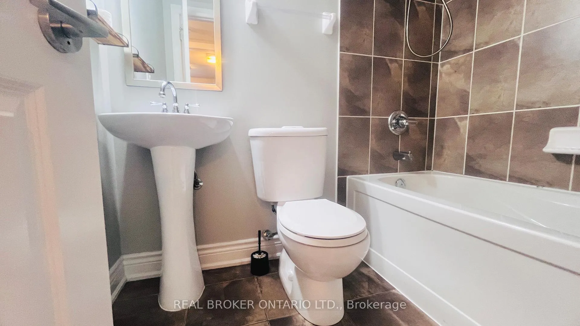 Photo 20 of Unit 214, 320 John Street, Markham, Aileen-Willowbrook — HOMEH