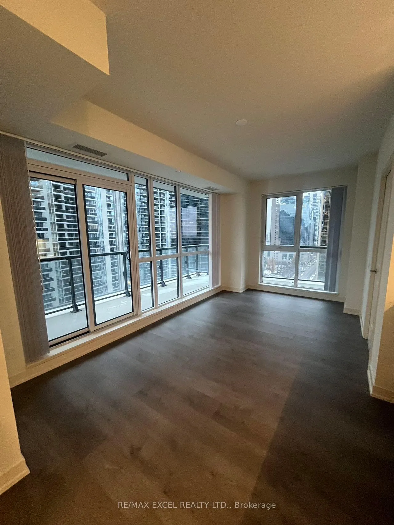 Photo 2 of Unit 1617, 4955 Yonge Street, North York, Willowdale East — HOMEH