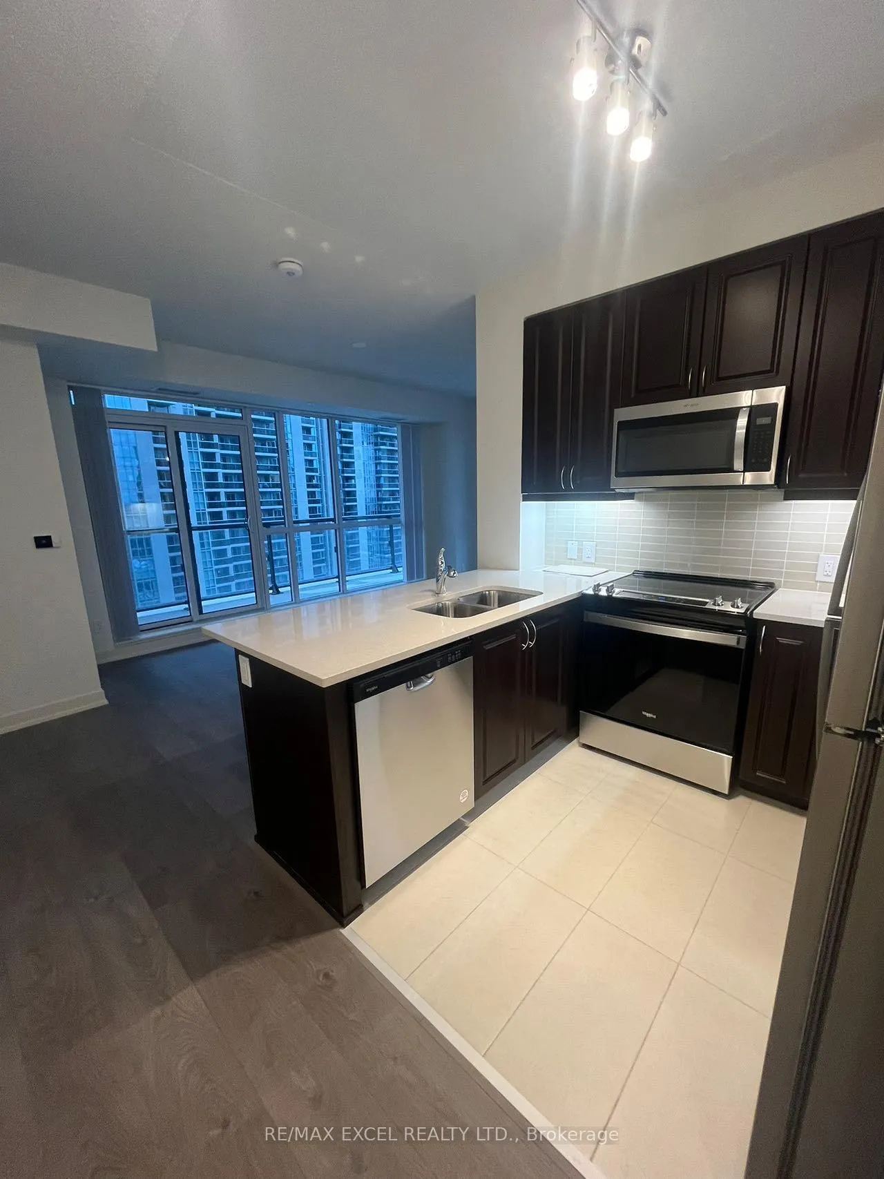 Photo 11 of Unit 1617, 4955 Yonge Street, North York, Willowdale East — HOMEH