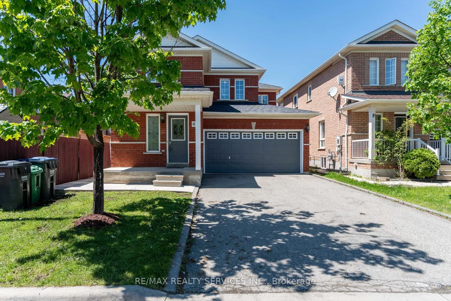 Photo 2 of 85 Williamson Drive, Brampton, Fletcher's Meadow — HOMEH