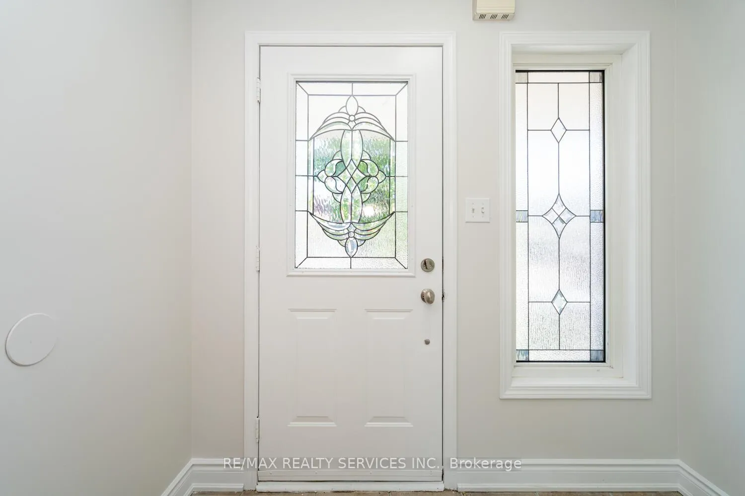 Photo 5 of 85 Williamson Drive, Brampton, Fletcher's Meadow — HOMEH
