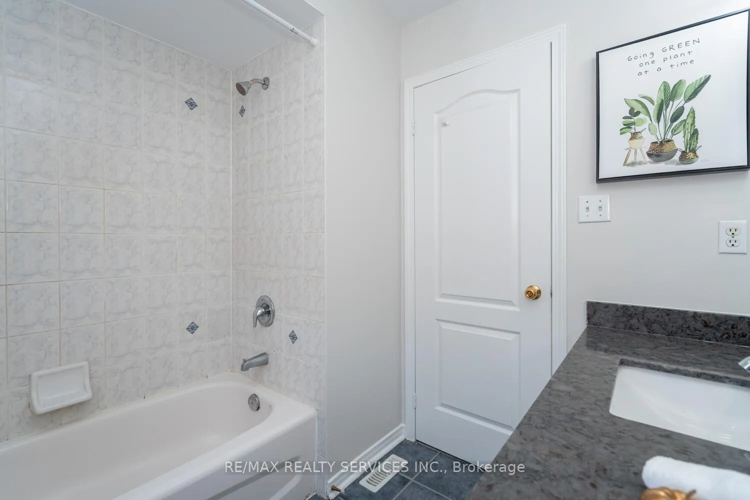 Photo 43 of 85 Williamson Drive, Brampton, Fletcher's Meadow — HOMEH