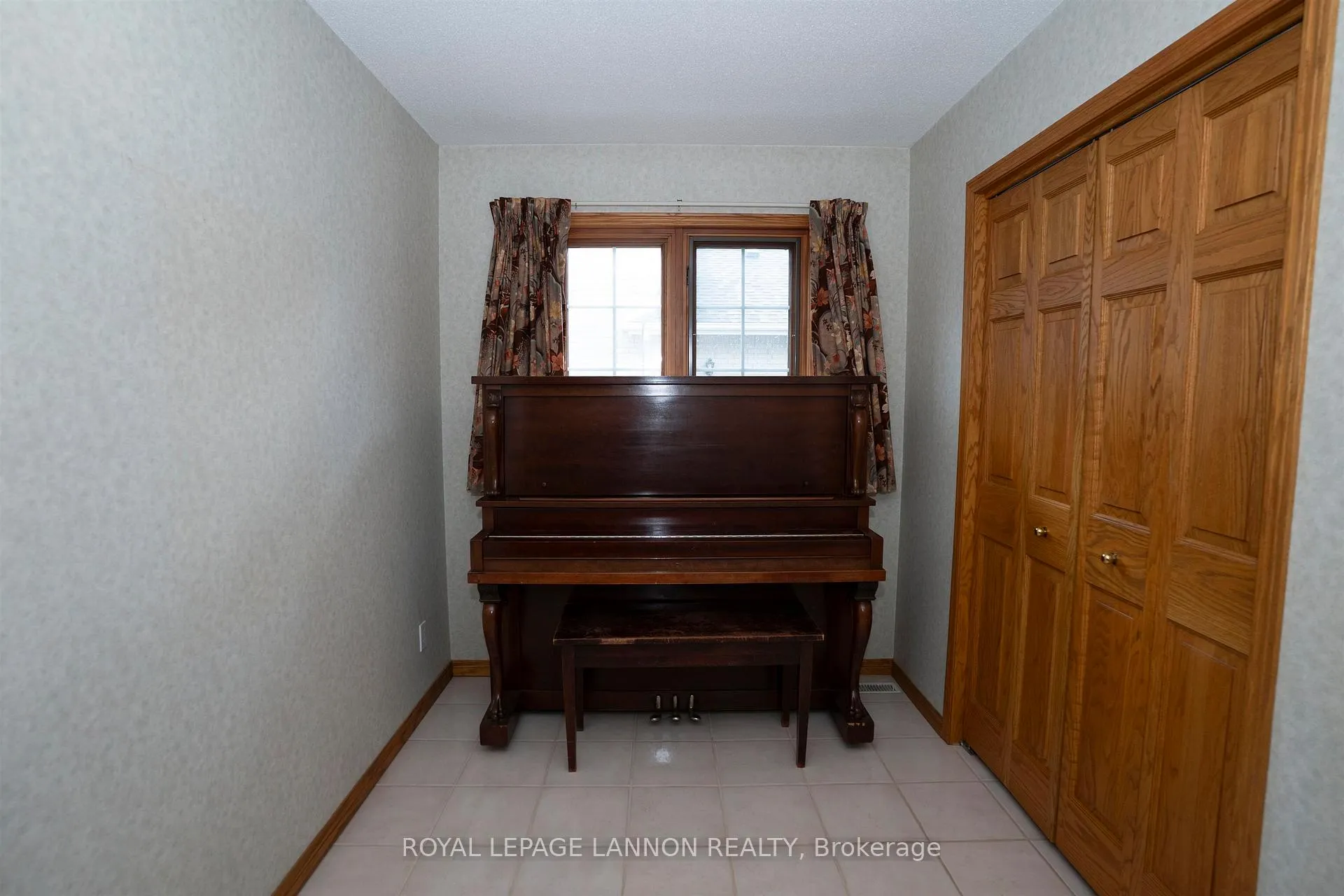 Photo 24 of 205 Kusznier Crescent, Thunder Bay, River Terrace — HOMEH