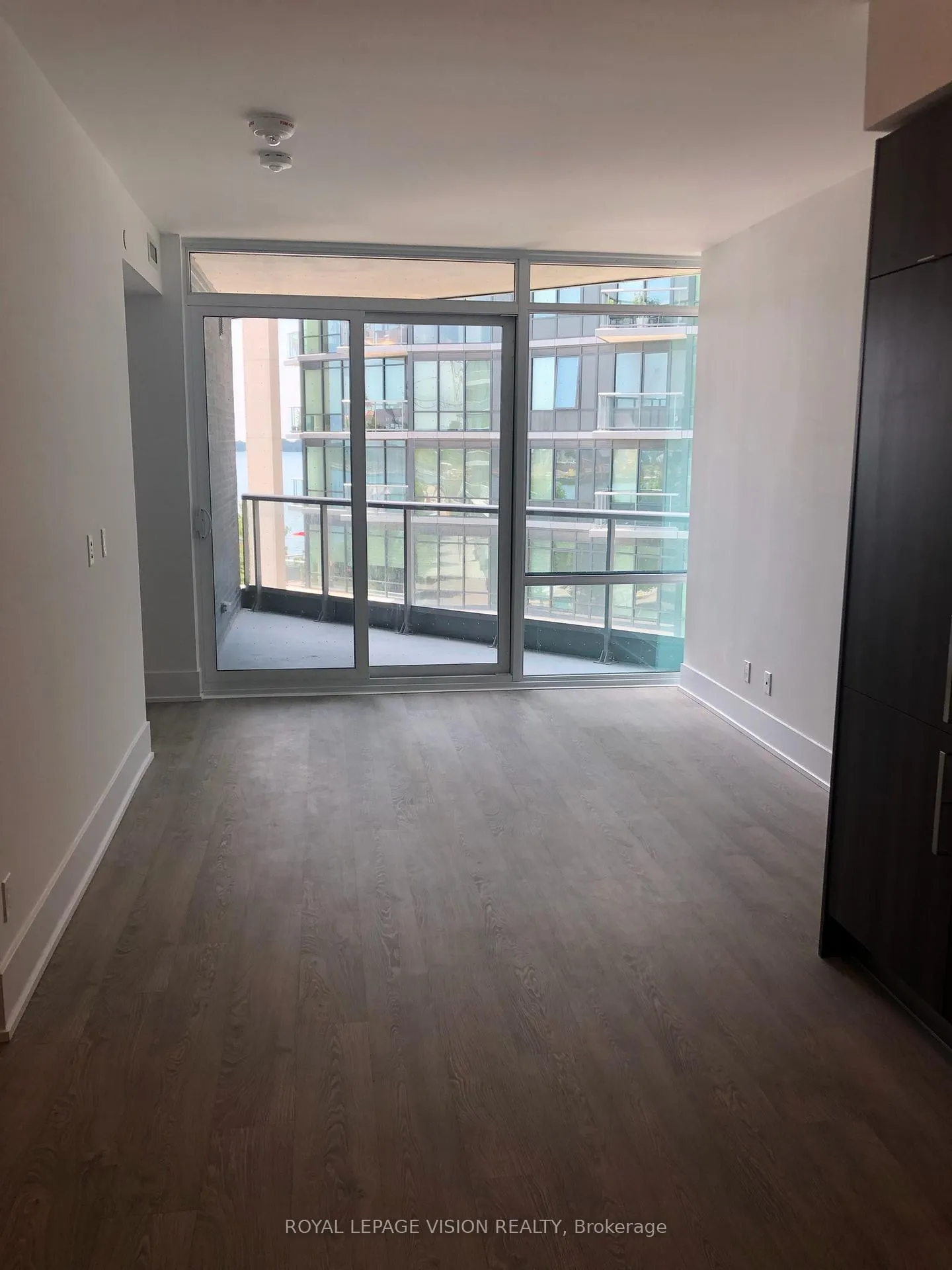 Photo 12 of Unit 302, 1 Edgewater Drive, Toronto, Waterfront Communities — HOMEH