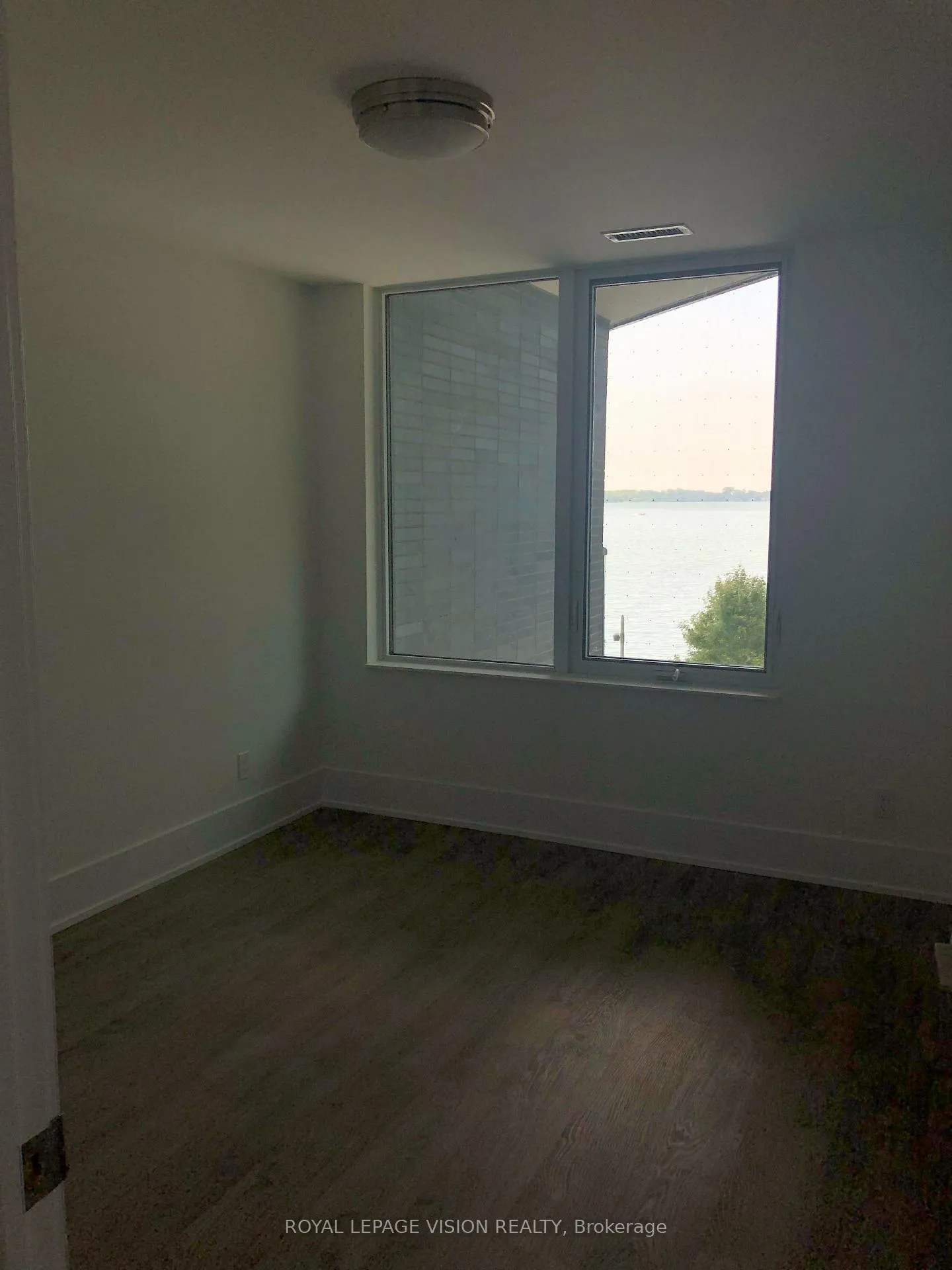 Photo 15 of Unit 302, 1 Edgewater Drive, Toronto, Waterfront Communities — HOMEH