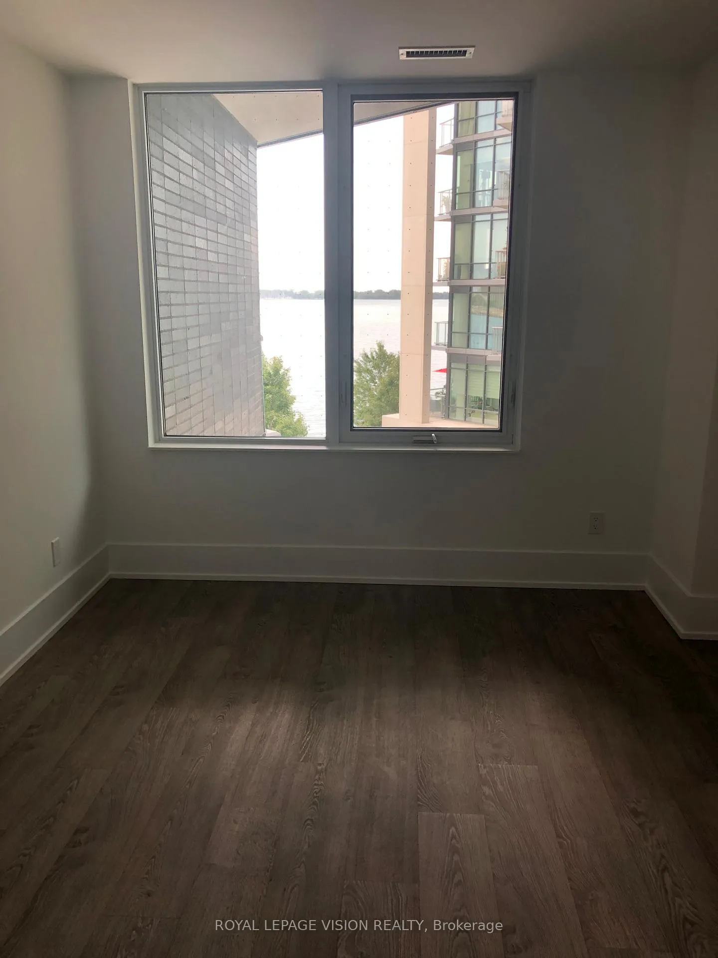 Photo 16 of Unit 302, 1 Edgewater Drive, Toronto, Waterfront Communities — HOMEH