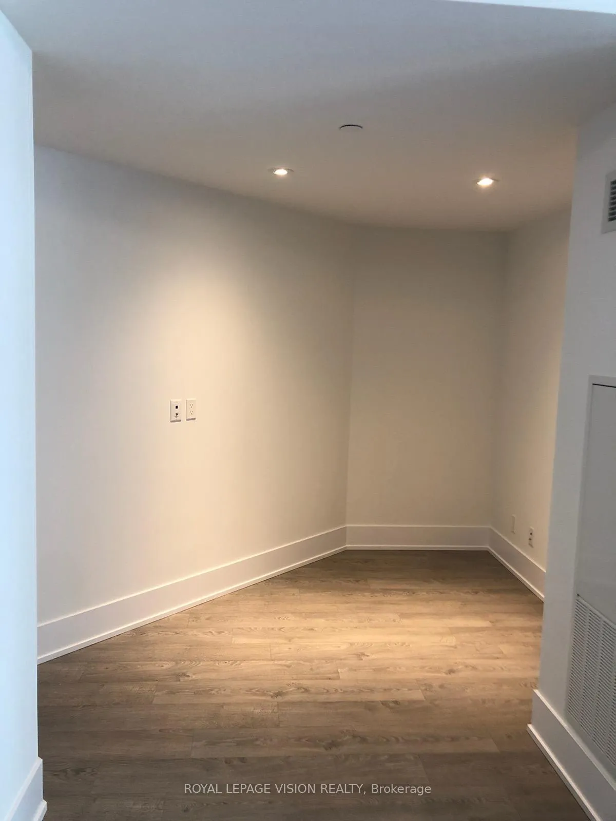 Photo 17 of Unit 302, 1 Edgewater Drive, Toronto, Waterfront Communities — HOMEH