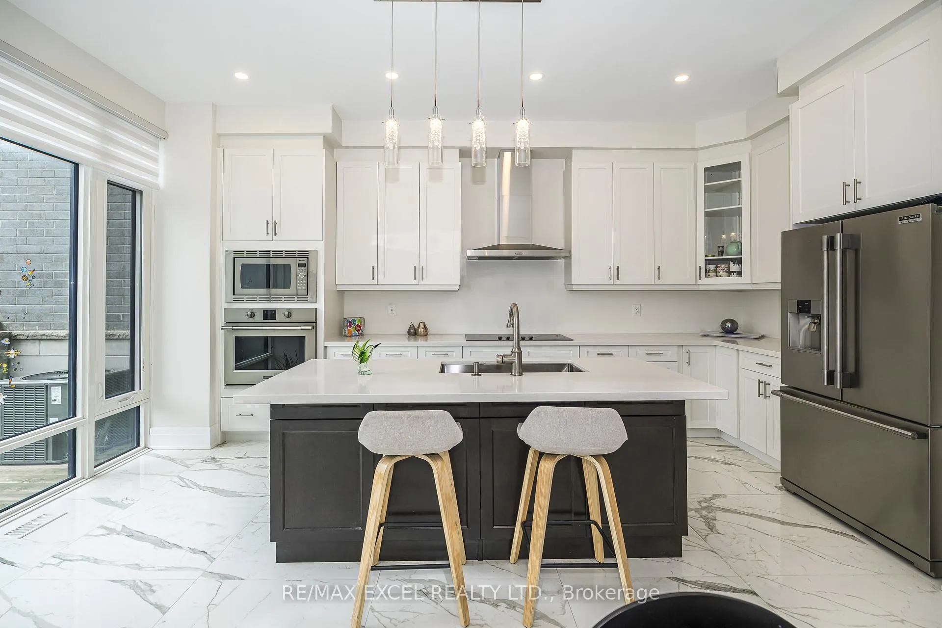 Photo 9 of 42 Aylin Crescent, Vaughan, Patterson — HOMEH