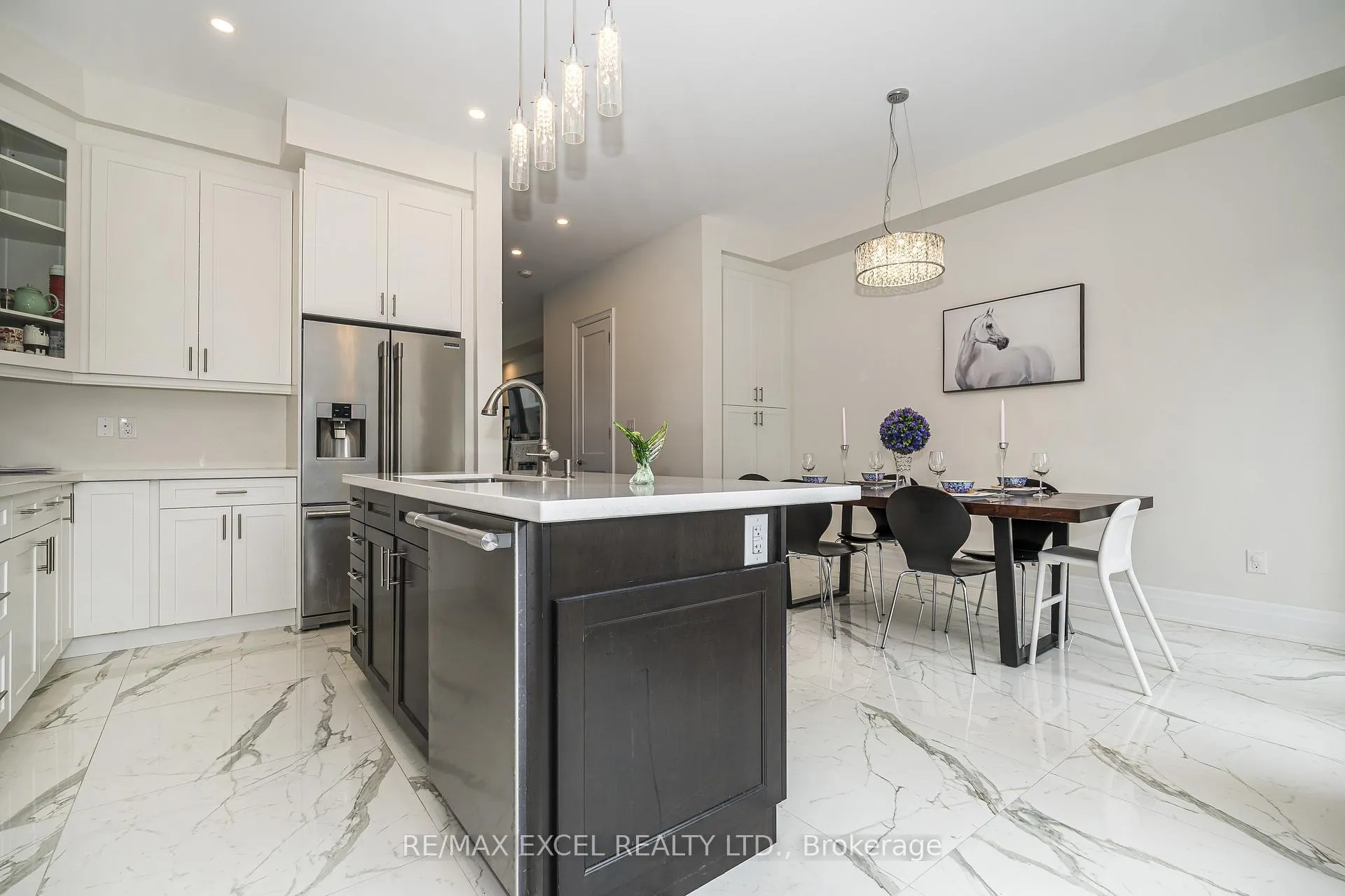 Photo 10 of 42 Aylin Crescent, Vaughan, Patterson — HOMEH