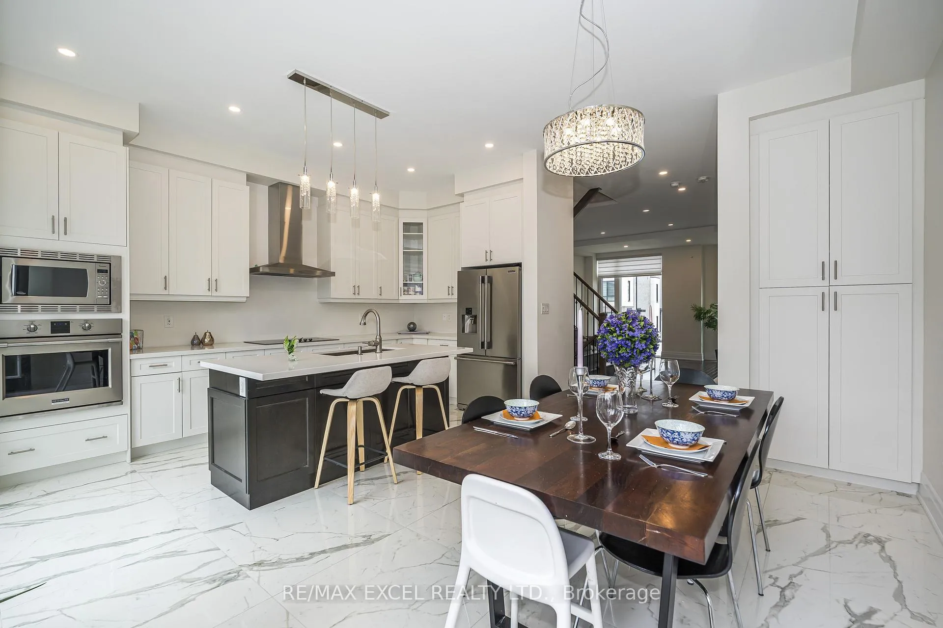 Photo 11 of 42 Aylin Crescent, Vaughan, Patterson — HOMEH