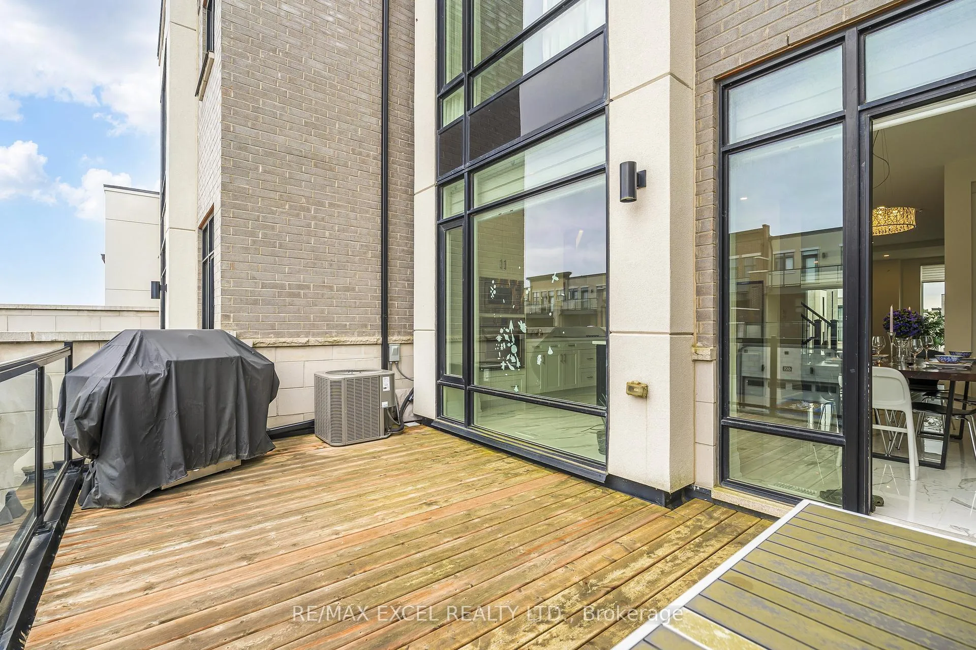 Photo 13 of 42 Aylin Crescent, Vaughan, Patterson — HOMEH
