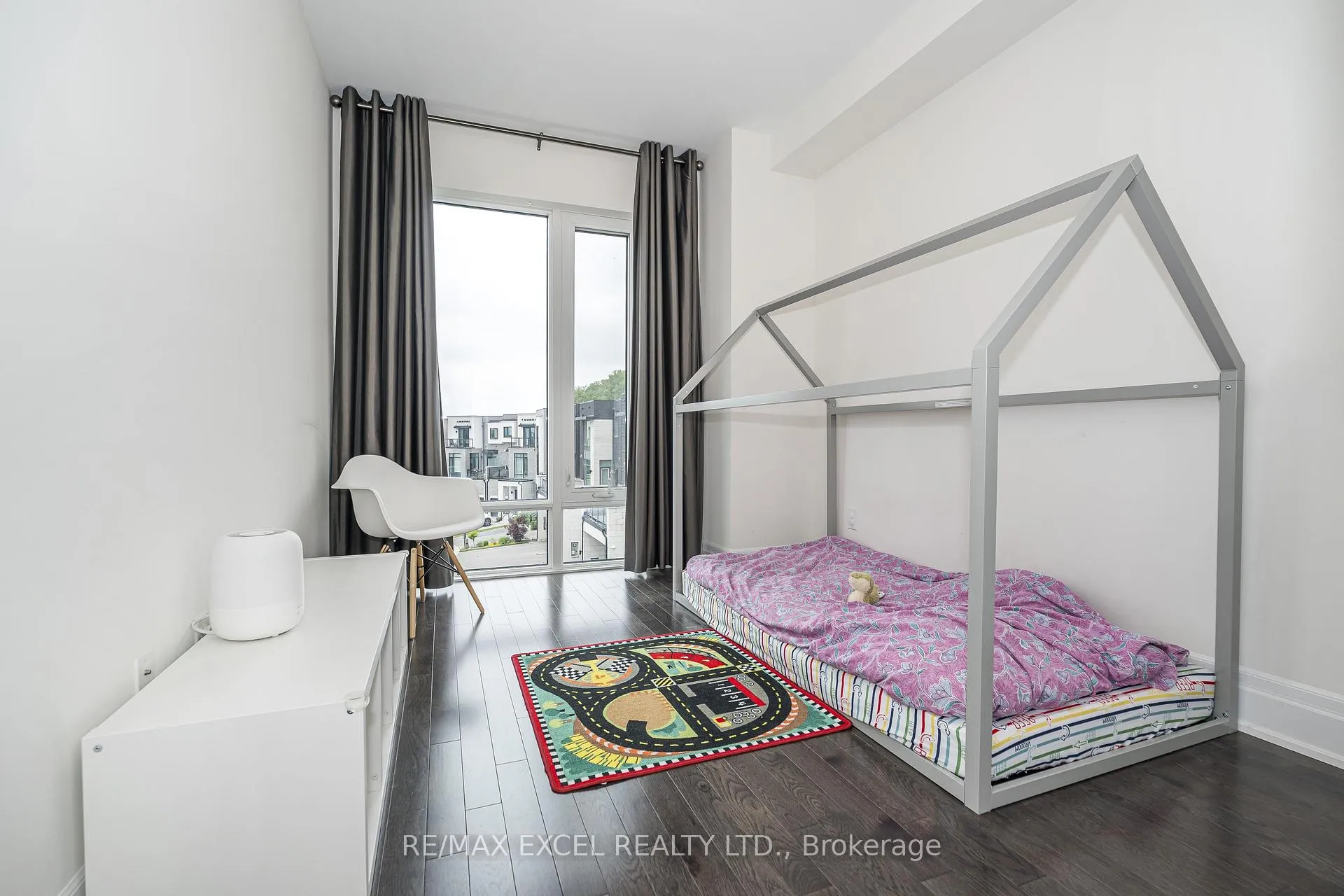 Photo 18 of 42 Aylin Crescent, Vaughan, Patterson — HOMEH