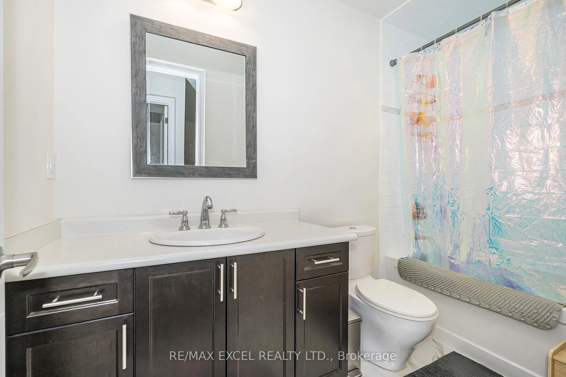 Photo 19 of 42 Aylin Crescent, Vaughan, Patterson — HOMEH