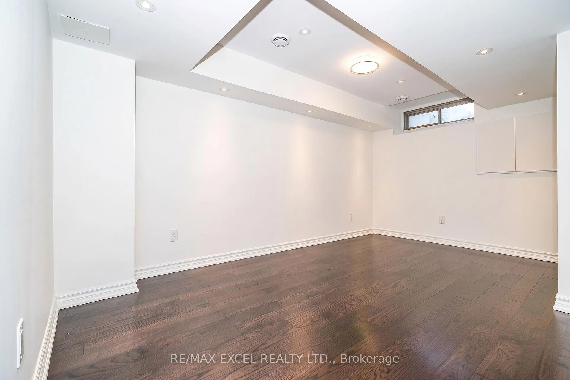 Photo 22 of 42 Aylin Crescent, Vaughan, Patterson — HOMEH