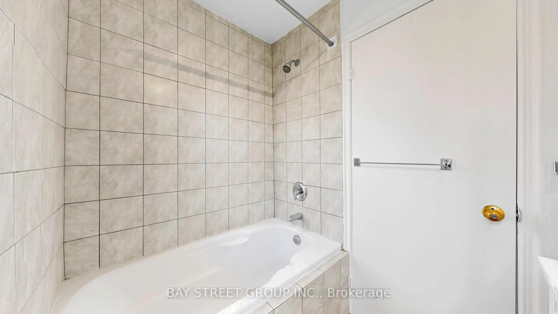 Photo 9 of 26 Innismore Crescent, Scarborough, Wexford-Maryvale — HOMEH