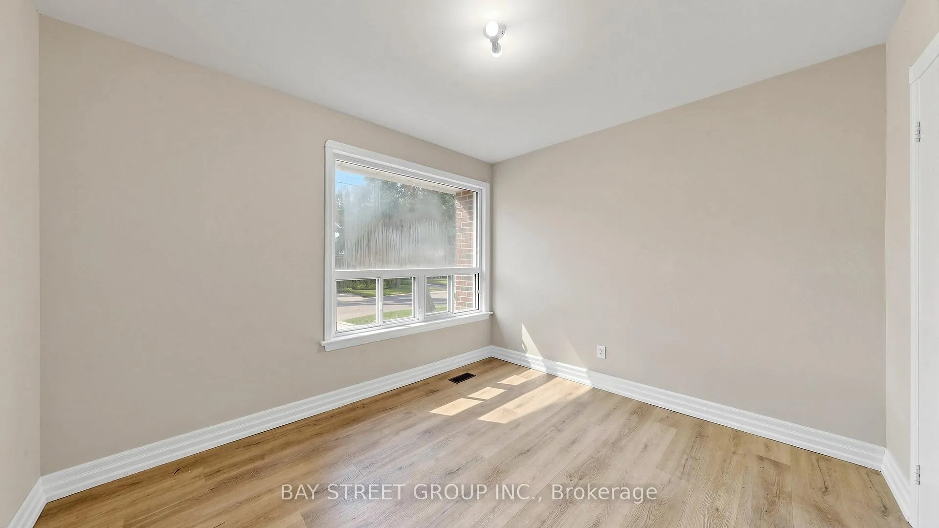 Photo 13 of 26 Innismore Crescent, Scarborough, Wexford-Maryvale — HOMEH