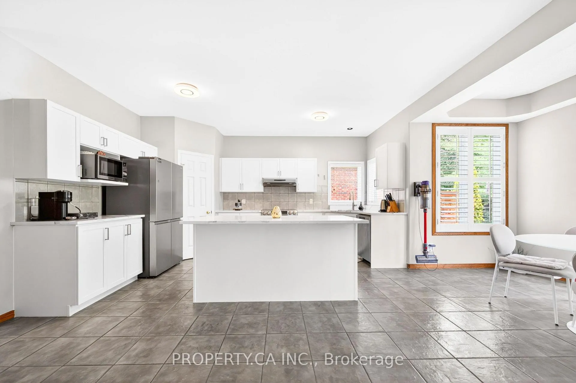 Photo 12 of 94 Broughton Street, Ottawa, Kanata - Kanata Lakes/Heritage Hills — HOMEH