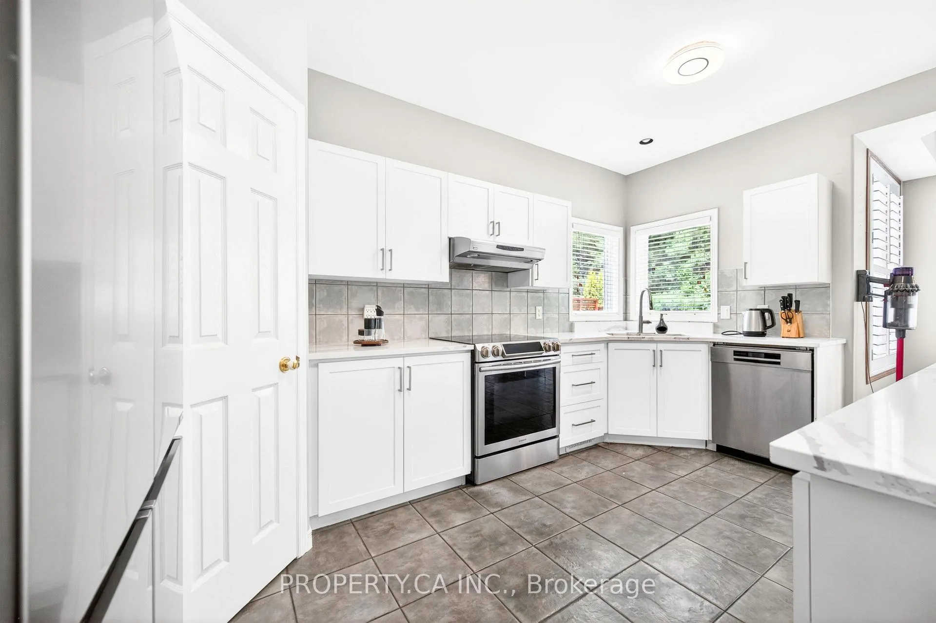 Photo 14 of 94 Broughton Street, Ottawa, Kanata - Kanata Lakes/Heritage Hills — HOMEH