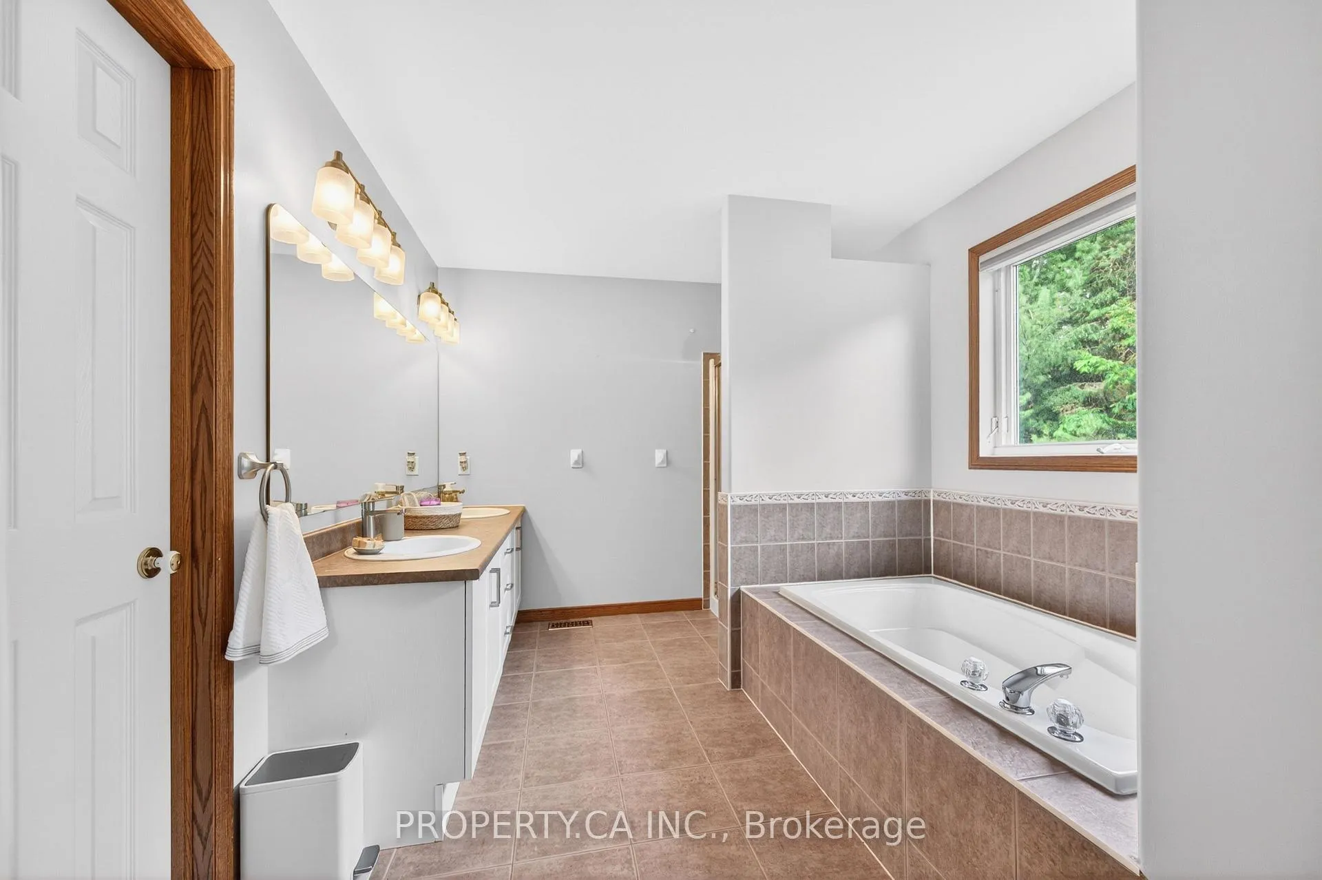 Photo 25 of 94 Broughton Street, Ottawa, Kanata - Kanata Lakes/Heritage Hills — HOMEH