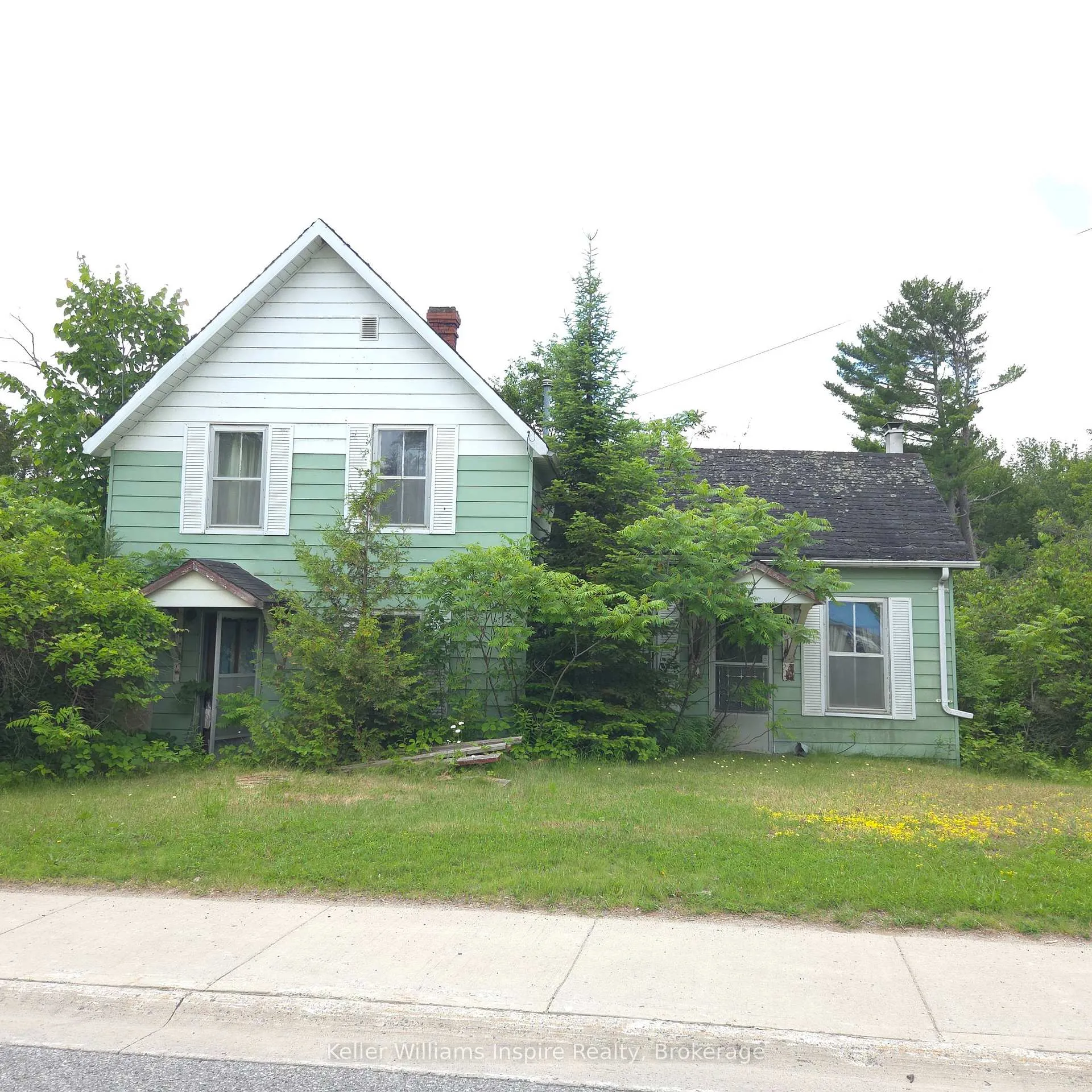 Front of 10118 Highway 41