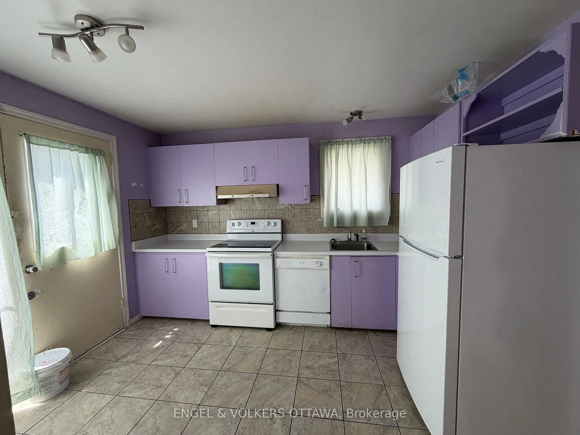 Photo 5 of Unit 65, 2063 Jasmine Crescent, Ottawa, Beacon Hill South — HOMEH