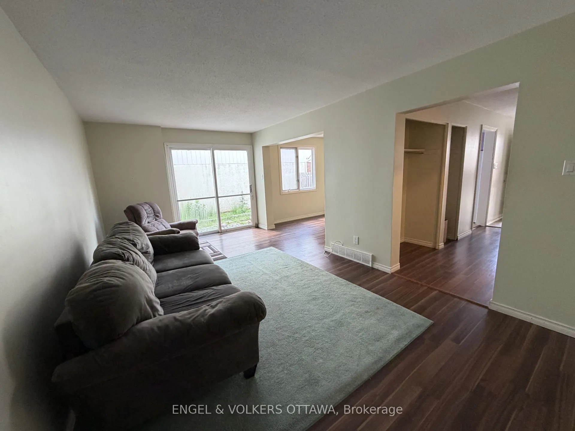 Photo 11 of Unit 65, 2063 Jasmine Crescent, Ottawa, Beacon Hill South — HOMEH
